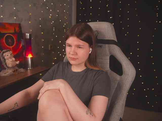 cutesoneckaaa webcam