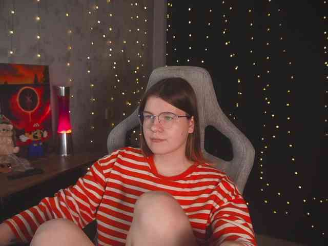 cutesoneckaaa webcam