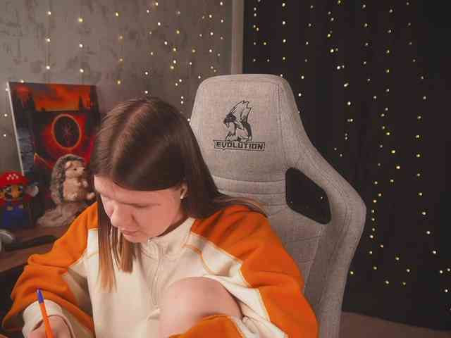 cutesoneckaaa webcam