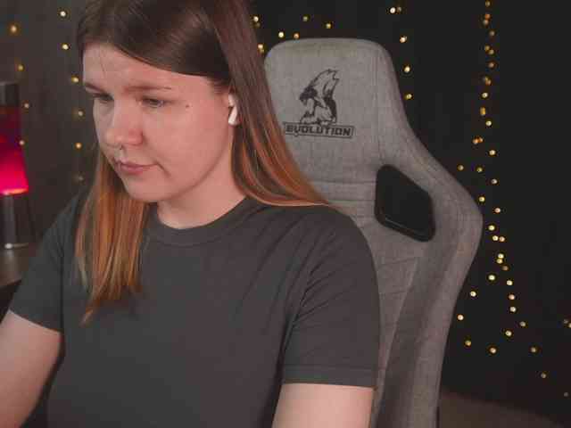 cutesoneckaaa webcam