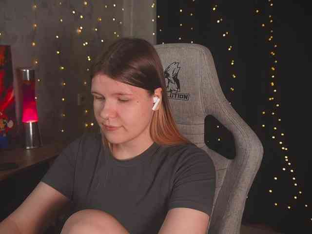 cutesoneckaaa webcam