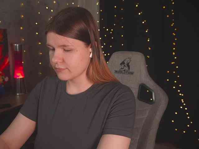 cutesoneckaaa webcam