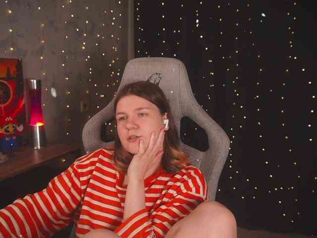 cutesoneckaaa webcam