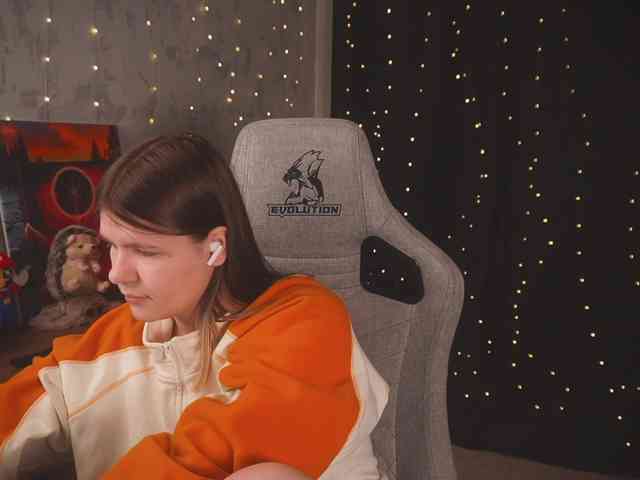 cutesoneckaaa webcam