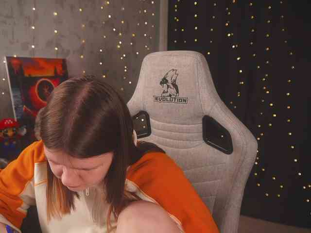 cutesoneckaaa webcam