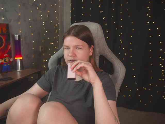 cutesoneckaaa webcam