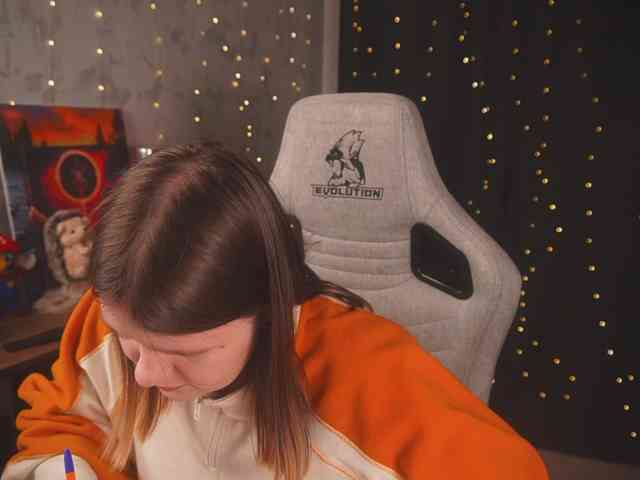 cutesoneckaaa webcam