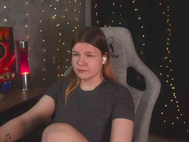 cutesoneckaaa webcam