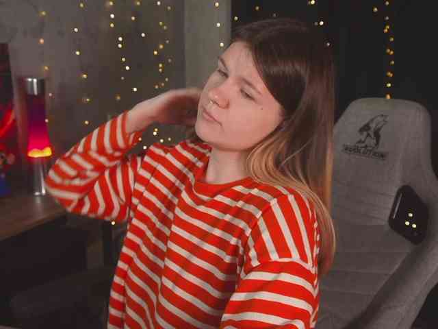 cutesoneckaaa webcam