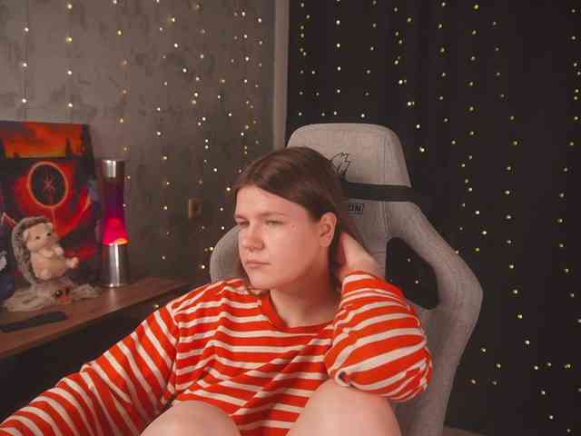 cutesoneckaaa webcam