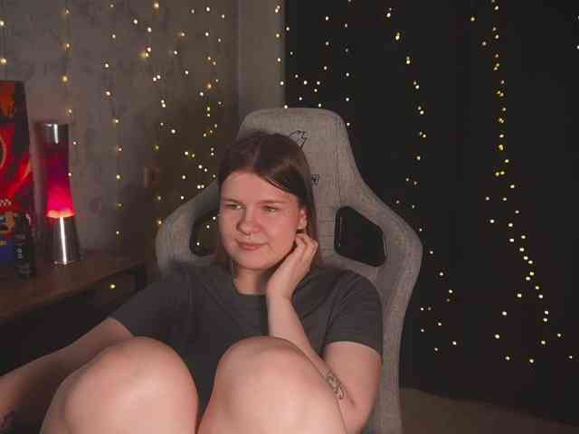 cutesoneckaaa webcam