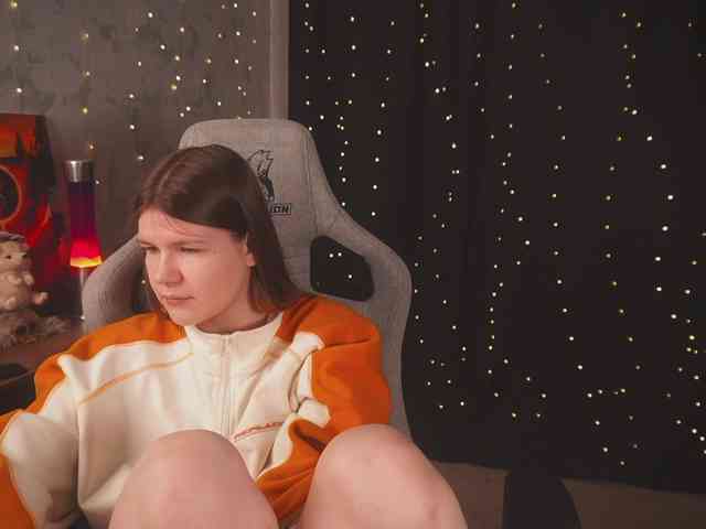 cutesoneckaaa webcam