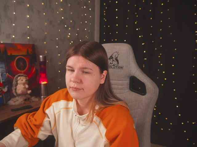 cutesoneckaaa webcam