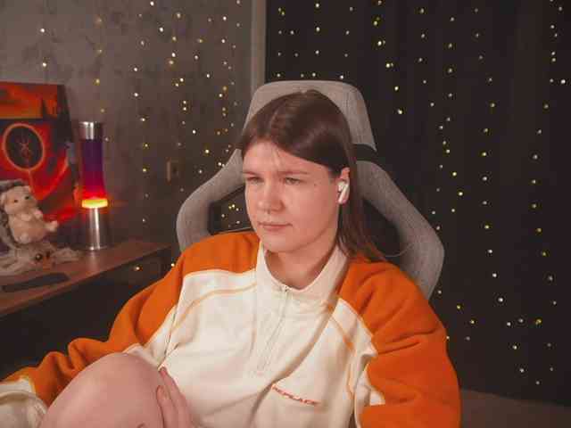 cutesoneckaaa webcam