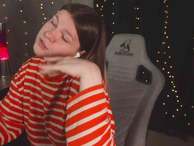 cutesoneckaaa webcam