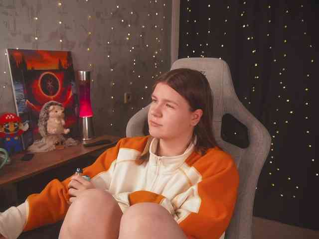 cutesoneckaaa webcam