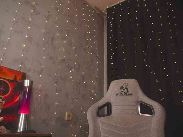 cutesoneckaaa webcam