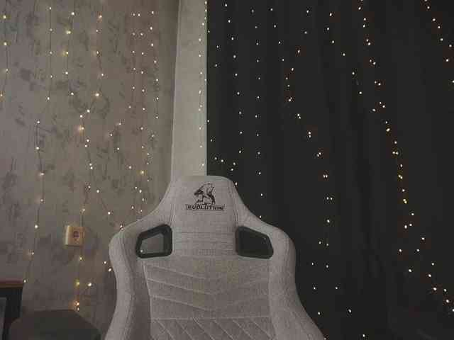 cutesoneckaaa webcam