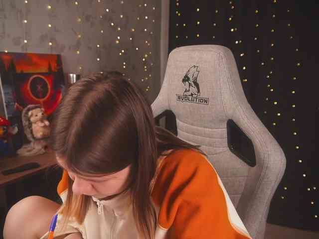 cutesoneckaaa webcam