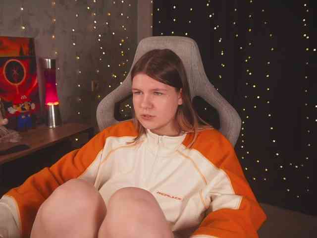 cutesoneckaaa webcam