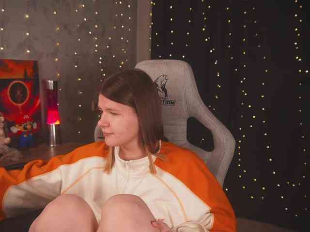 cutesoneckaaa webcam