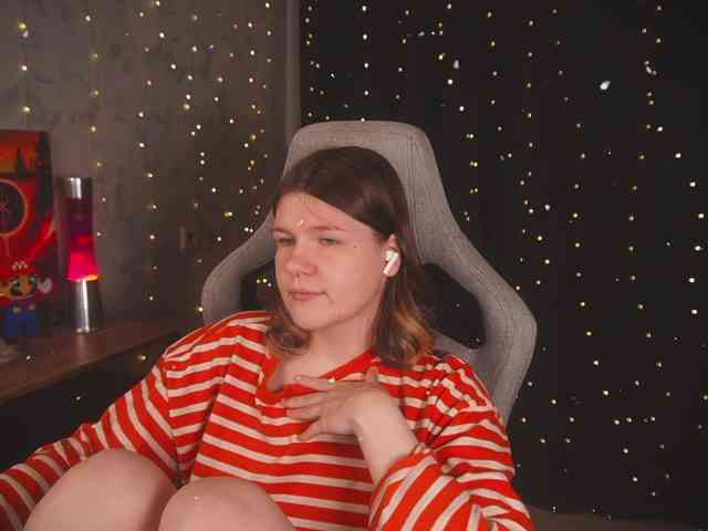 cutesoneckaaa webcam