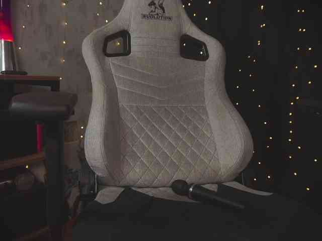 cutesoneckaaa webcam