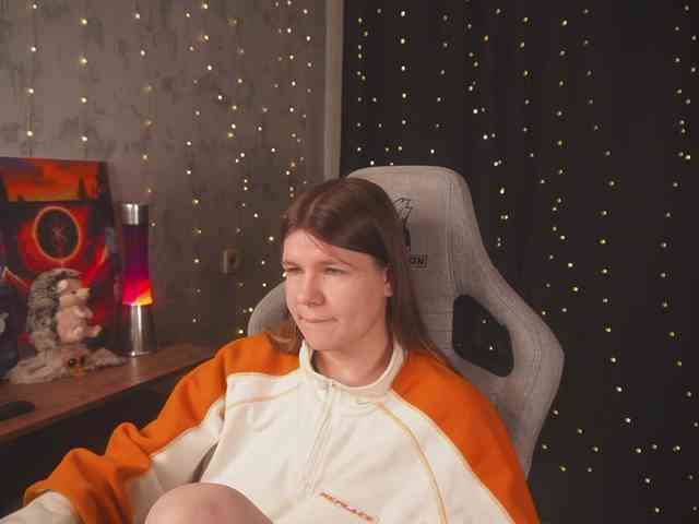 cutesoneckaaa webcam