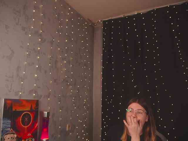 cutesoneckaaa webcam