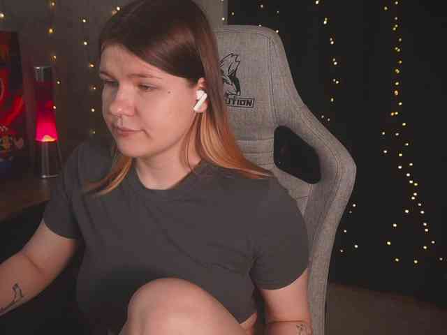 cutesoneckaaa webcam