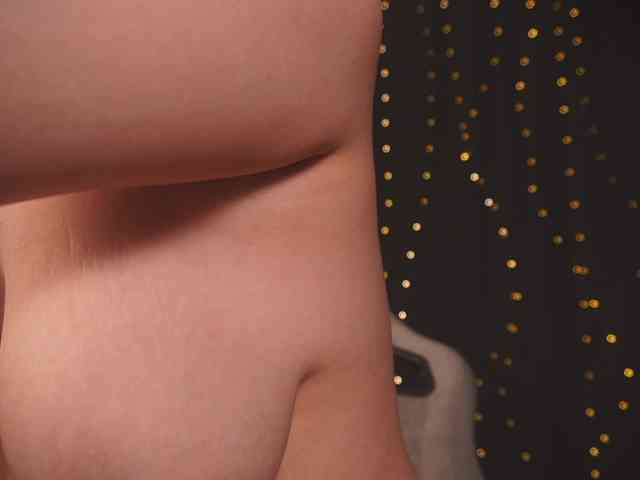 cutesoneckaaa webcam