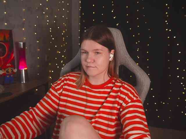 cutesoneckaaa webcam