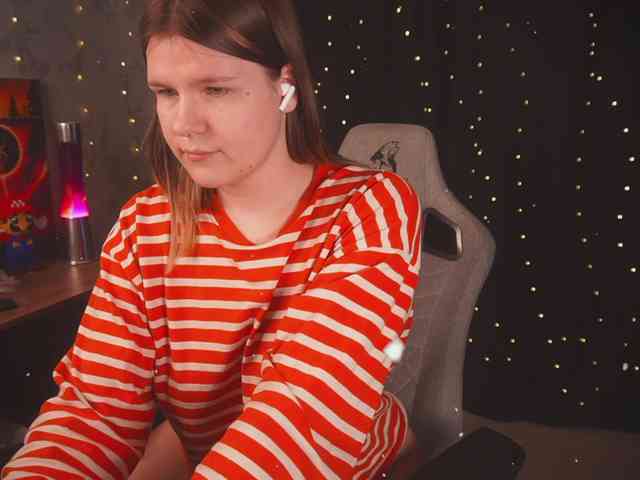 cutesoneckaaa webcam