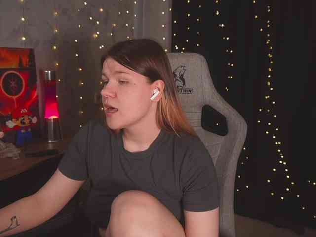 cutesoneckaaa webcam
