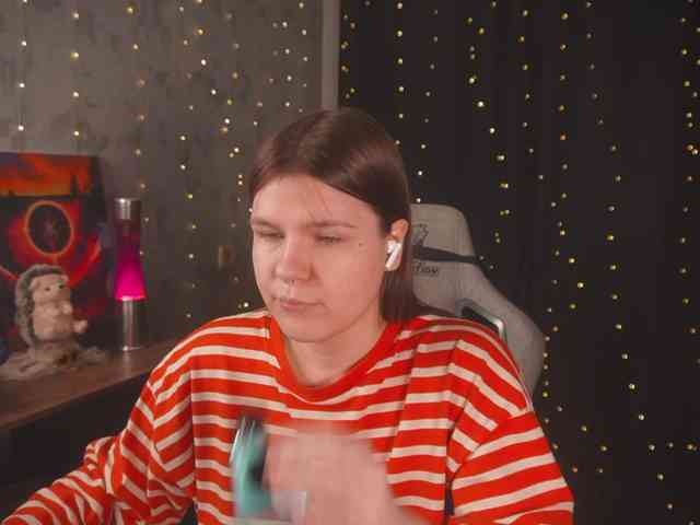 cutesoneckaaa webcam