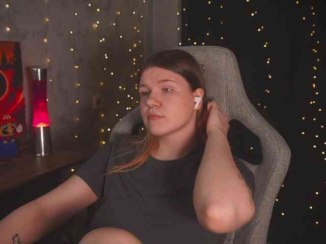 cutesoneckaaa webcam