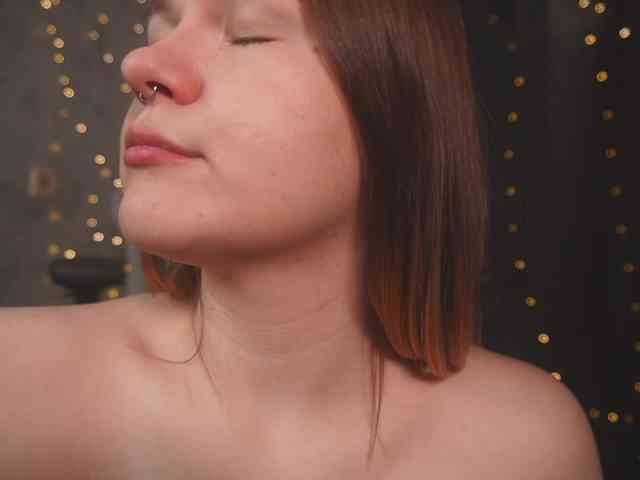 cutesoneckaaa webcam