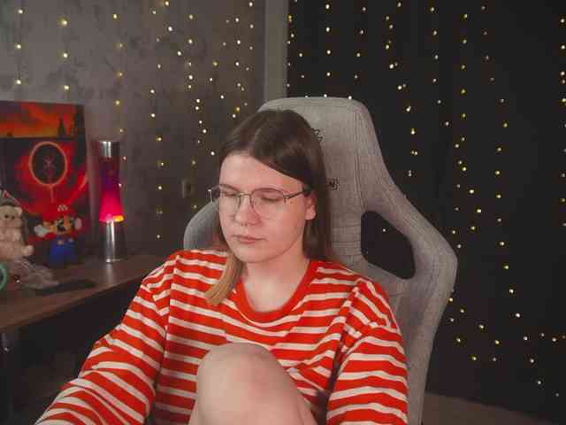 cutesoneckaaa webcam