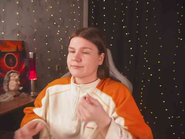 cutesoneckaaa webcam