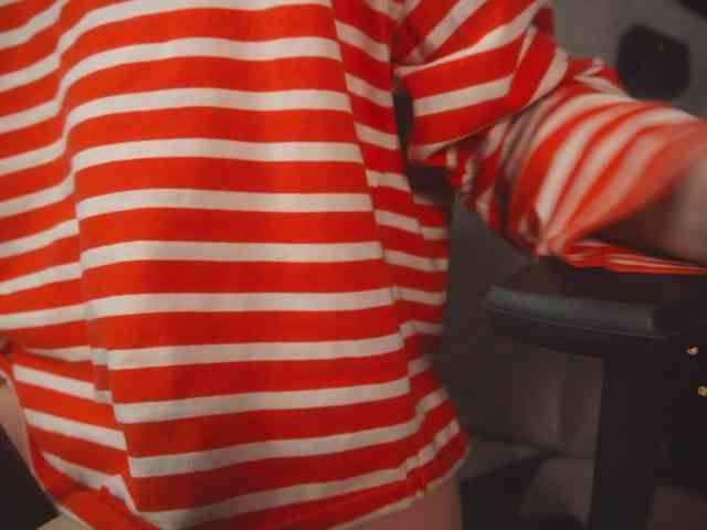 cutesoneckaaa webcam