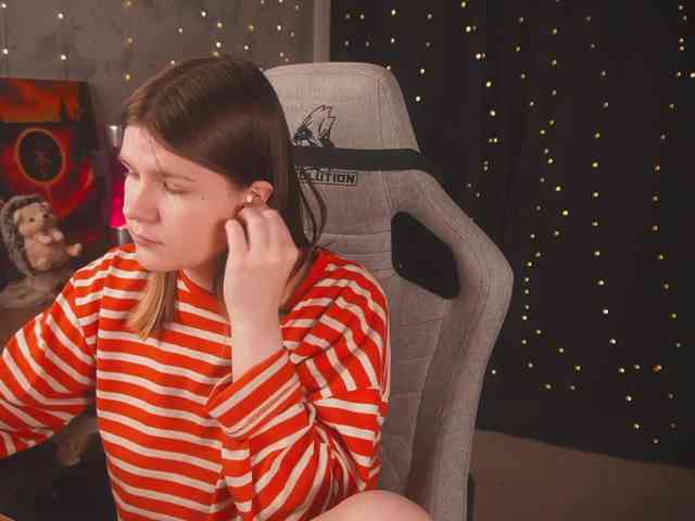 cutesoneckaaa webcam