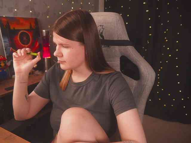 cutesoneckaaa webcam