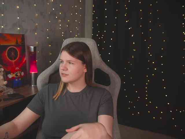 cutesoneckaaa webcam