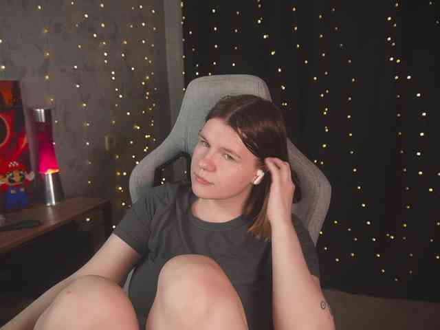 cutesoneckaaa webcam