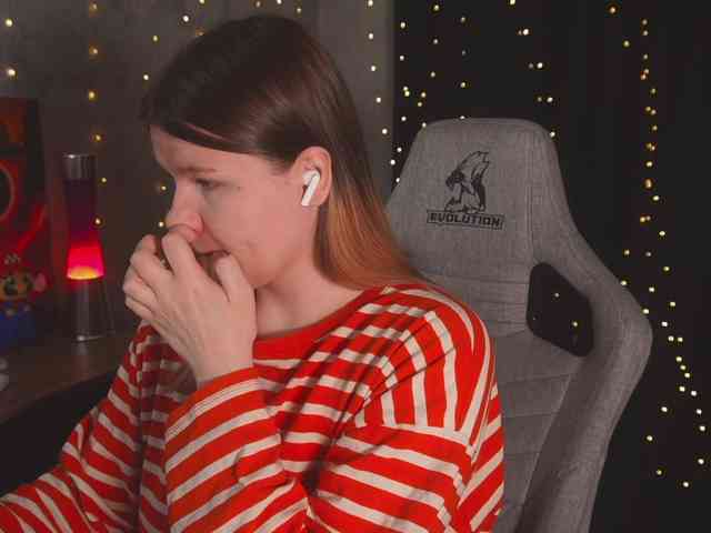 cutesoneckaaa webcam