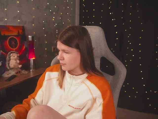 cutesoneckaaa webcam