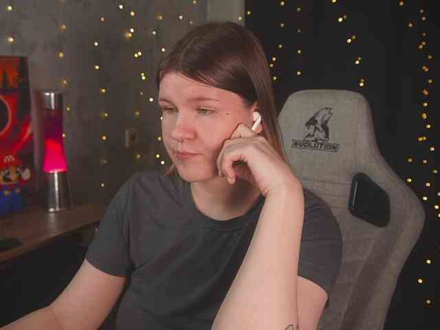 cutesoneckaaa webcam
