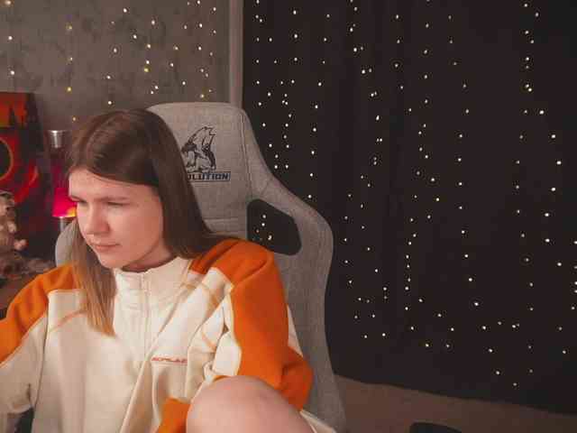 cutesoneckaaa webcam