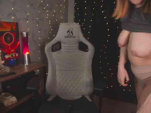 cutesoneckaaa webcam