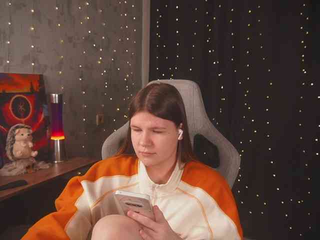 cutesoneckaaa webcam